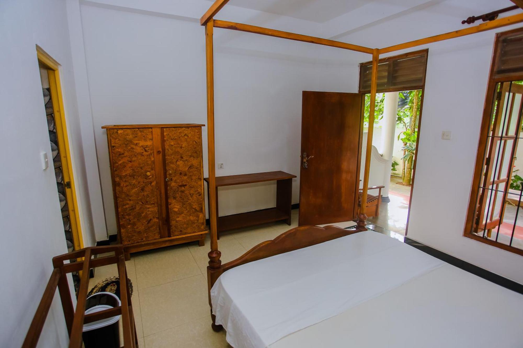 Little Angels Bed & Breakfast Мириса Екстериор снимка
