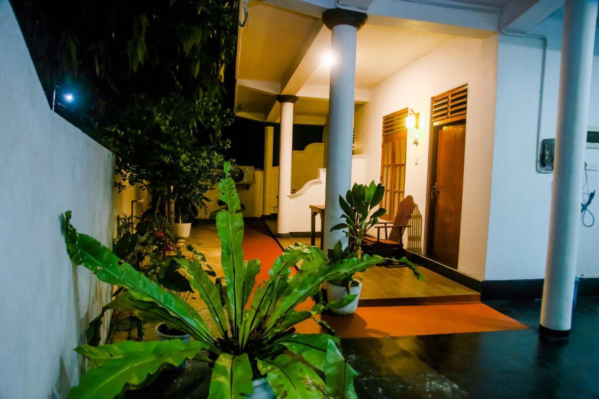 Little Angels Bed & Breakfast Мириса Екстериор снимка
