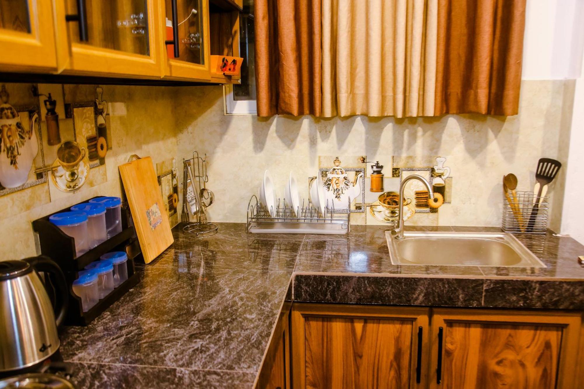 Little Angels Bed & Breakfast Мириса Екстериор снимка