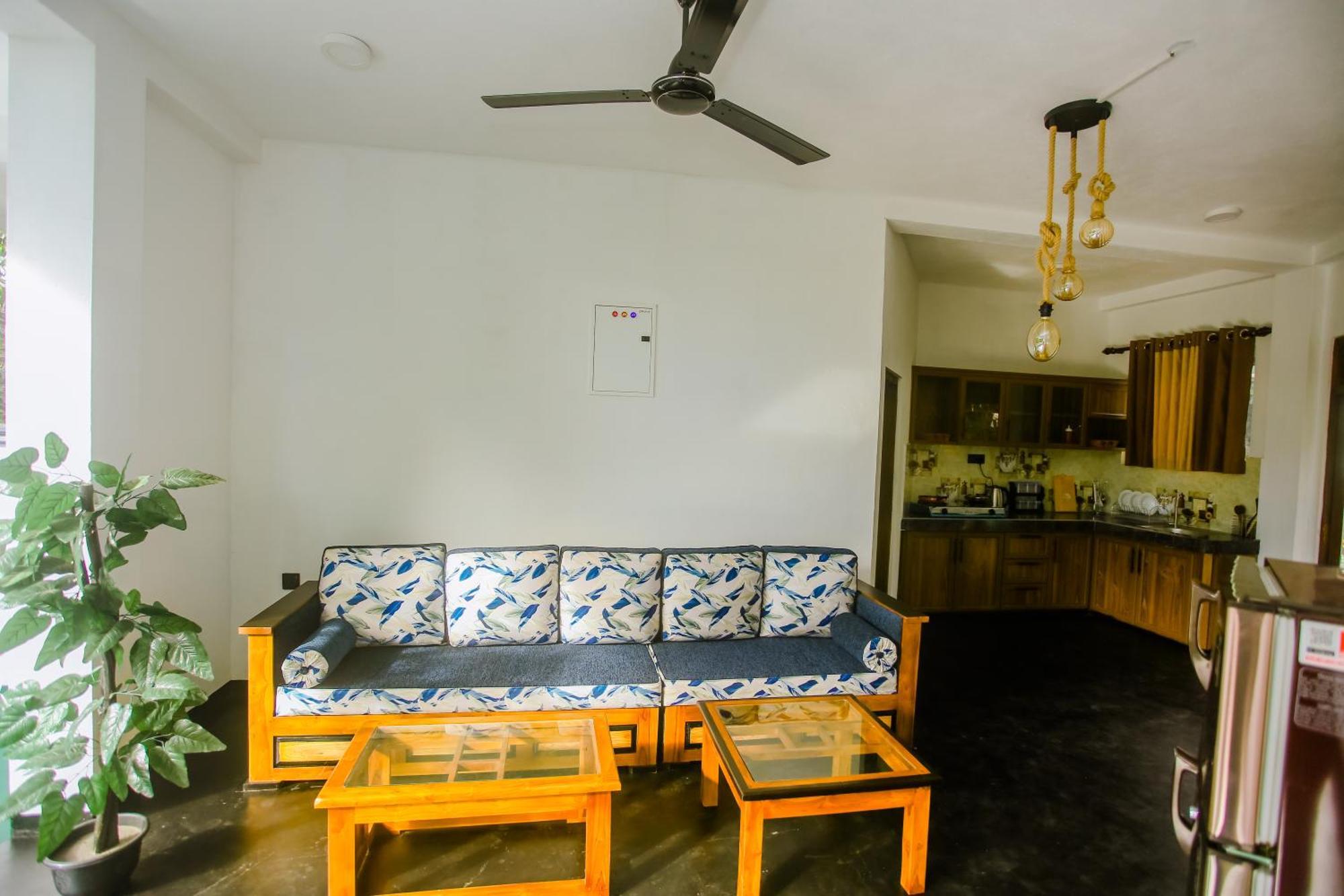 Little Angels Bed & Breakfast Мириса Екстериор снимка