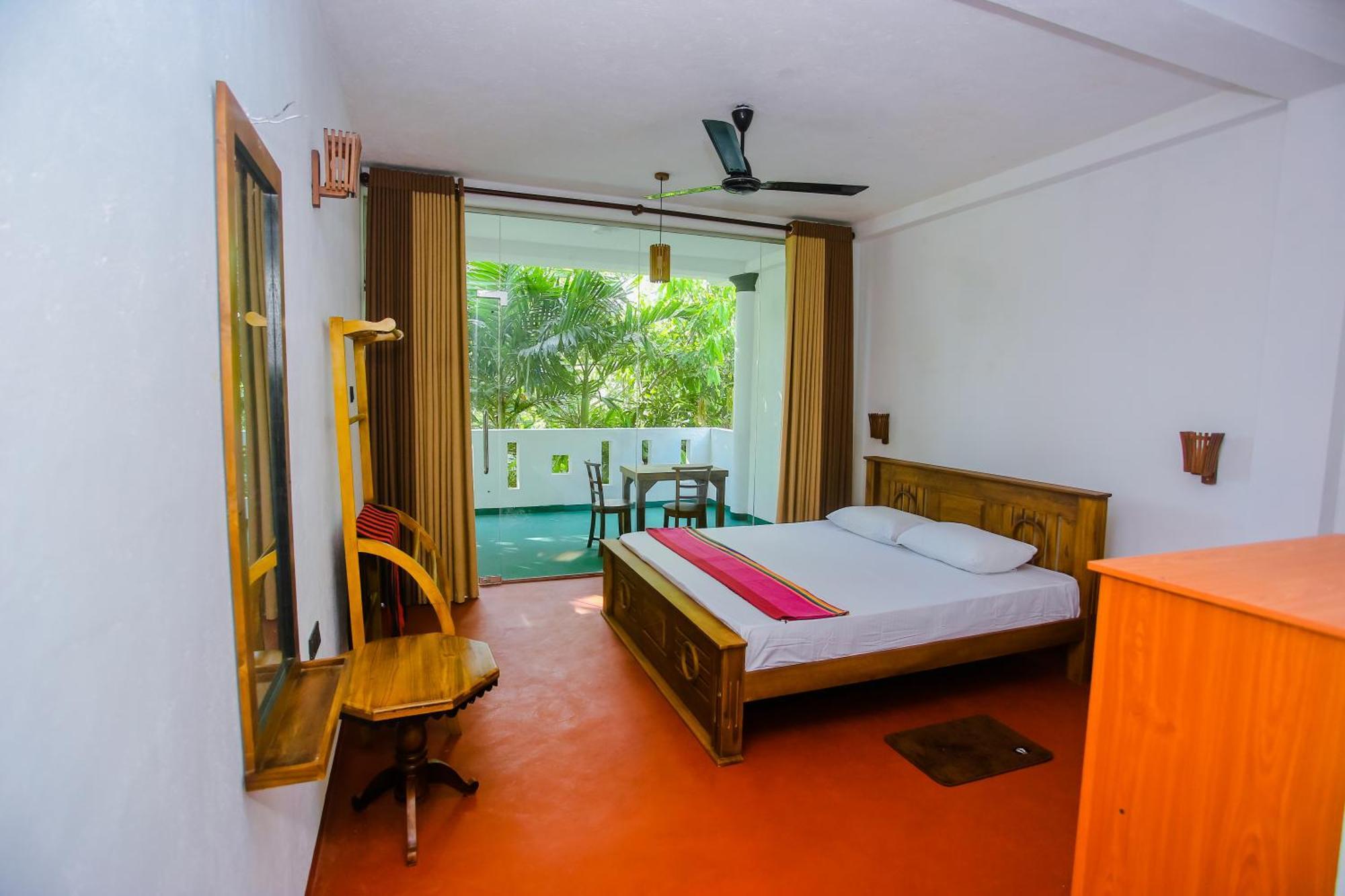 Little Angels Bed & Breakfast Мириса Екстериор снимка