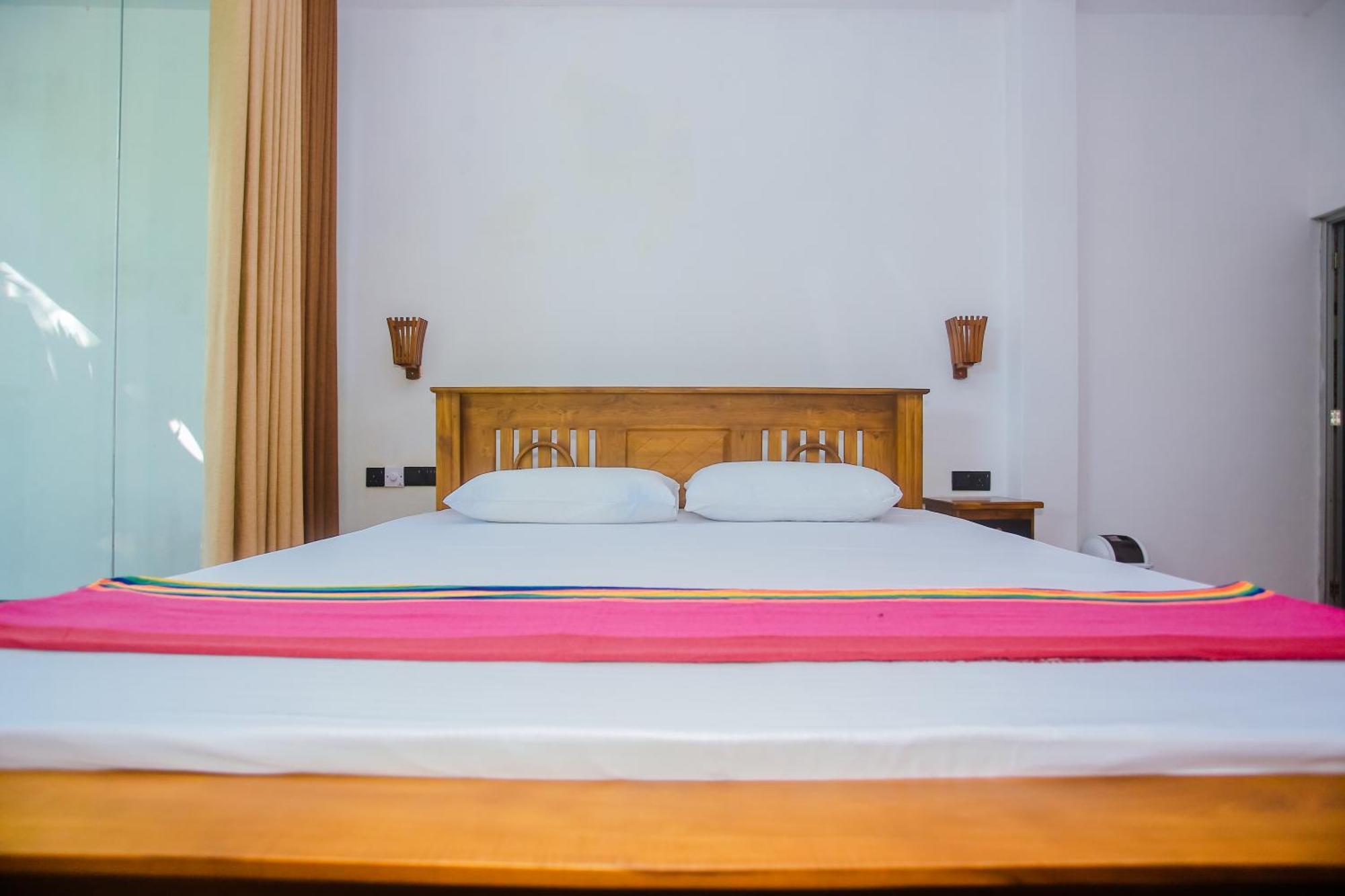 Little Angels Bed & Breakfast Мириса Екстериор снимка