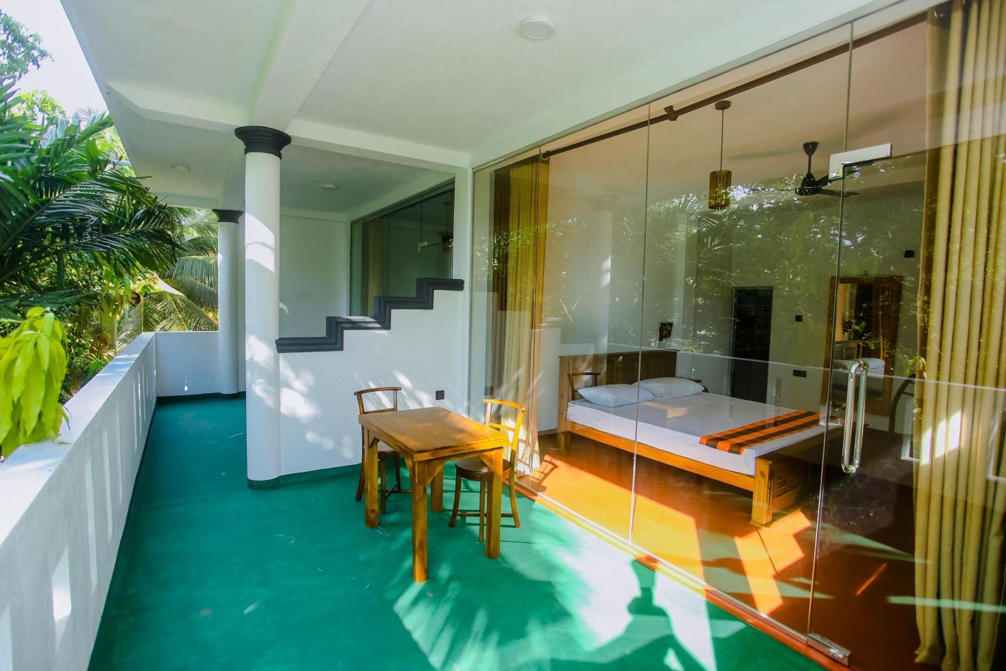 Little Angels Bed & Breakfast Мириса Екстериор снимка