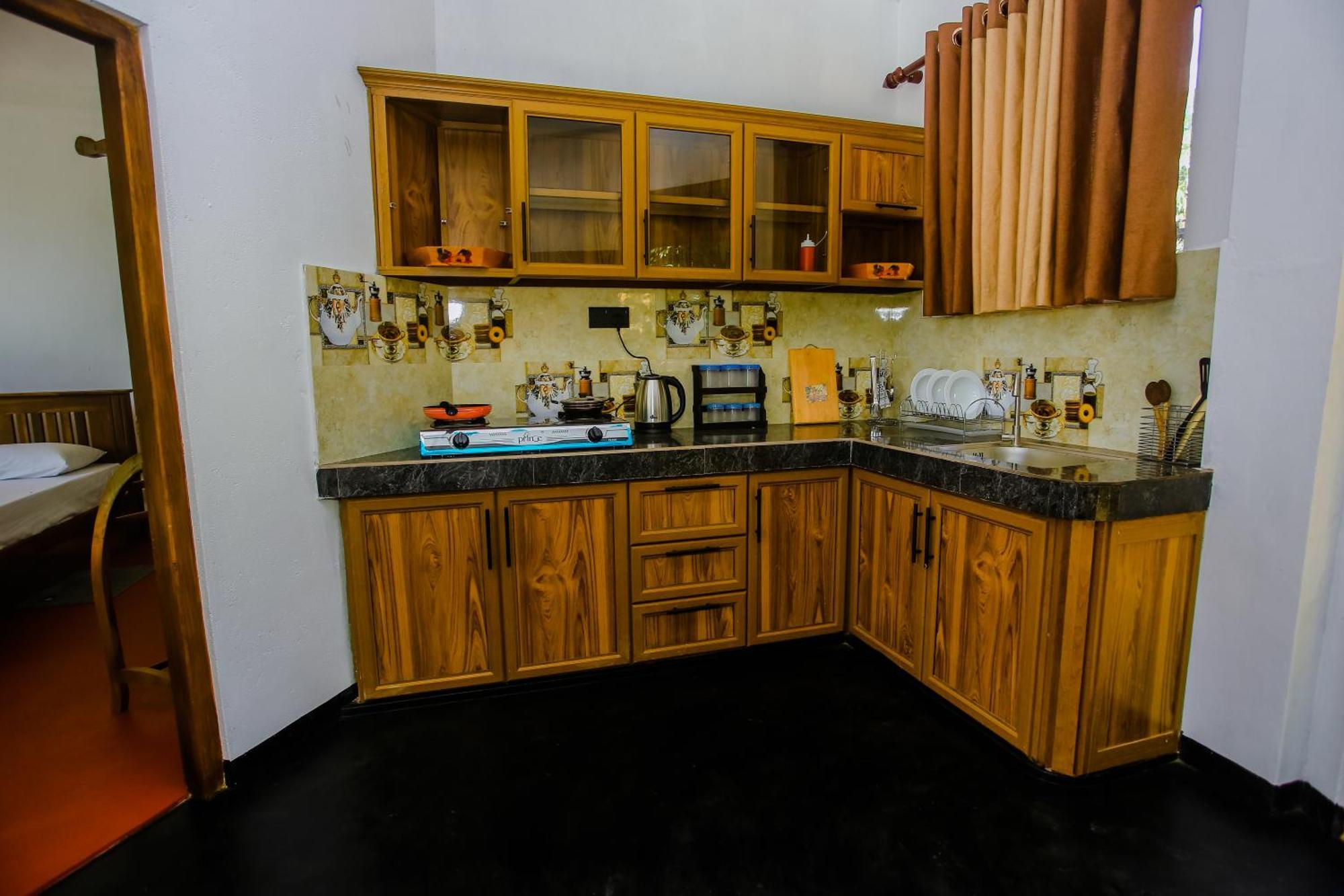 Little Angels Bed & Breakfast Мириса Екстериор снимка