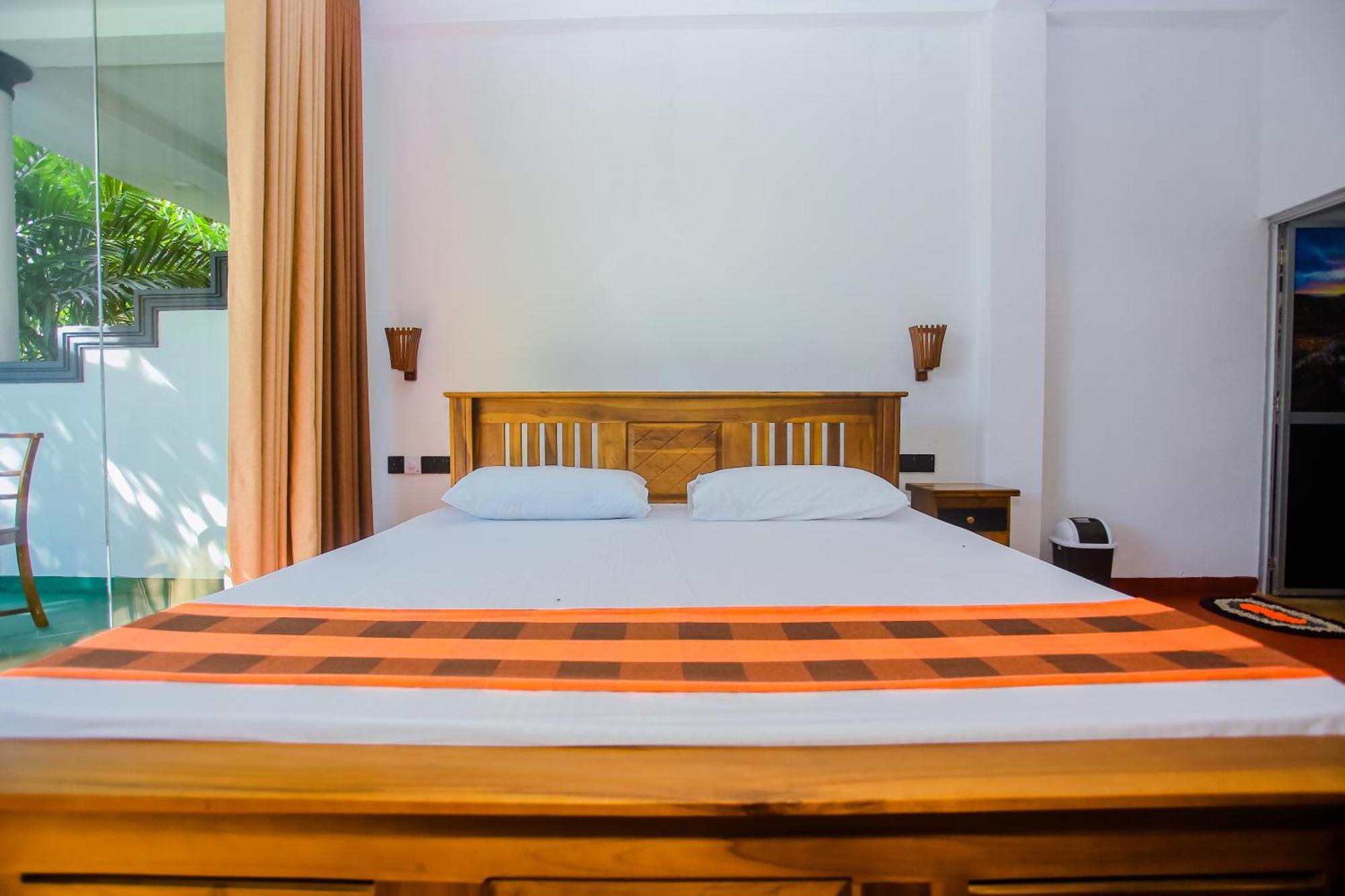 Little Angels Bed & Breakfast Мириса Екстериор снимка